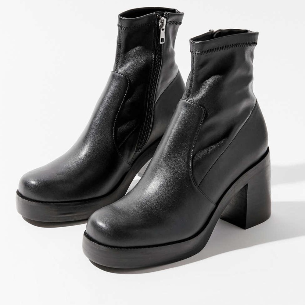Steve Madden Black hooper boots